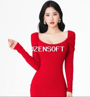 강렬한 레드 원피스 귀걸이 모델 썸네일